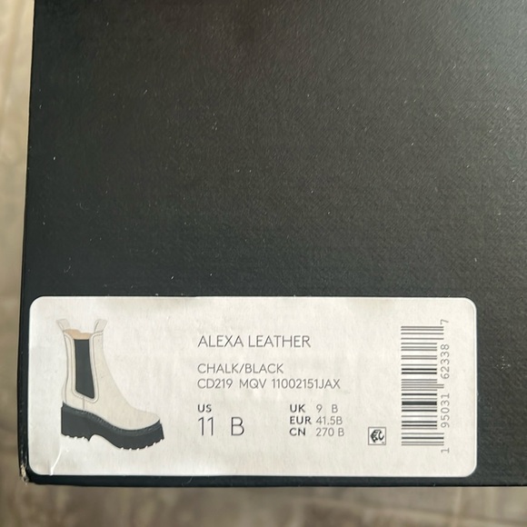 Coach Alexa Leather Bootie in Chalk/Black, Size 11 New in Box - Picture 14 of 16